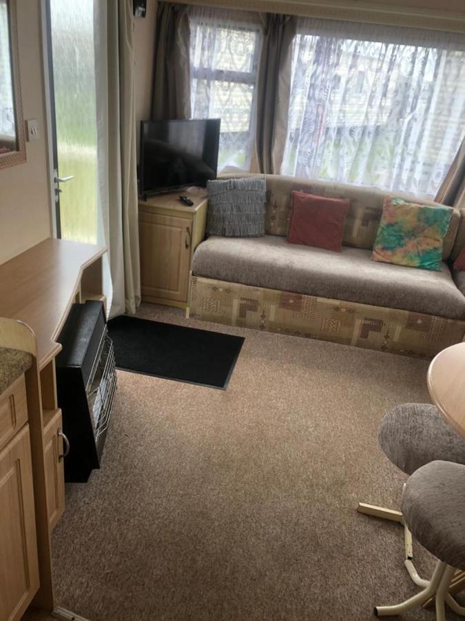 A4 The Chase 6 Berth Pet Friendly Caravan With Decking Инголдмелс Экстерьер фото